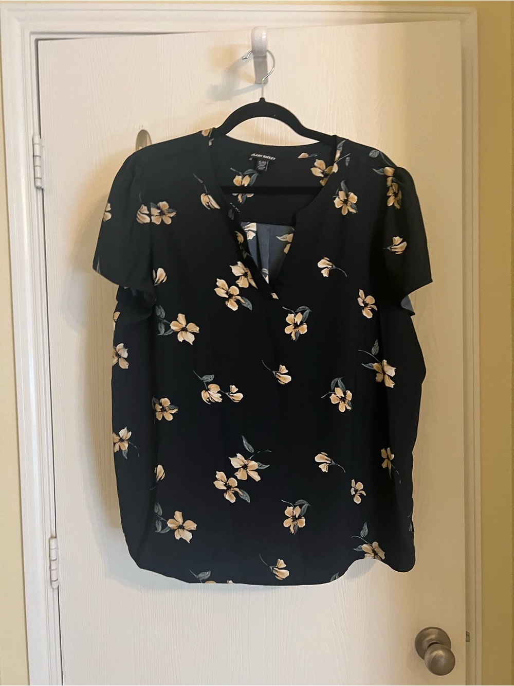 Hilary Radley Black V-Neck Flutter-Sleeve Floral Blouse